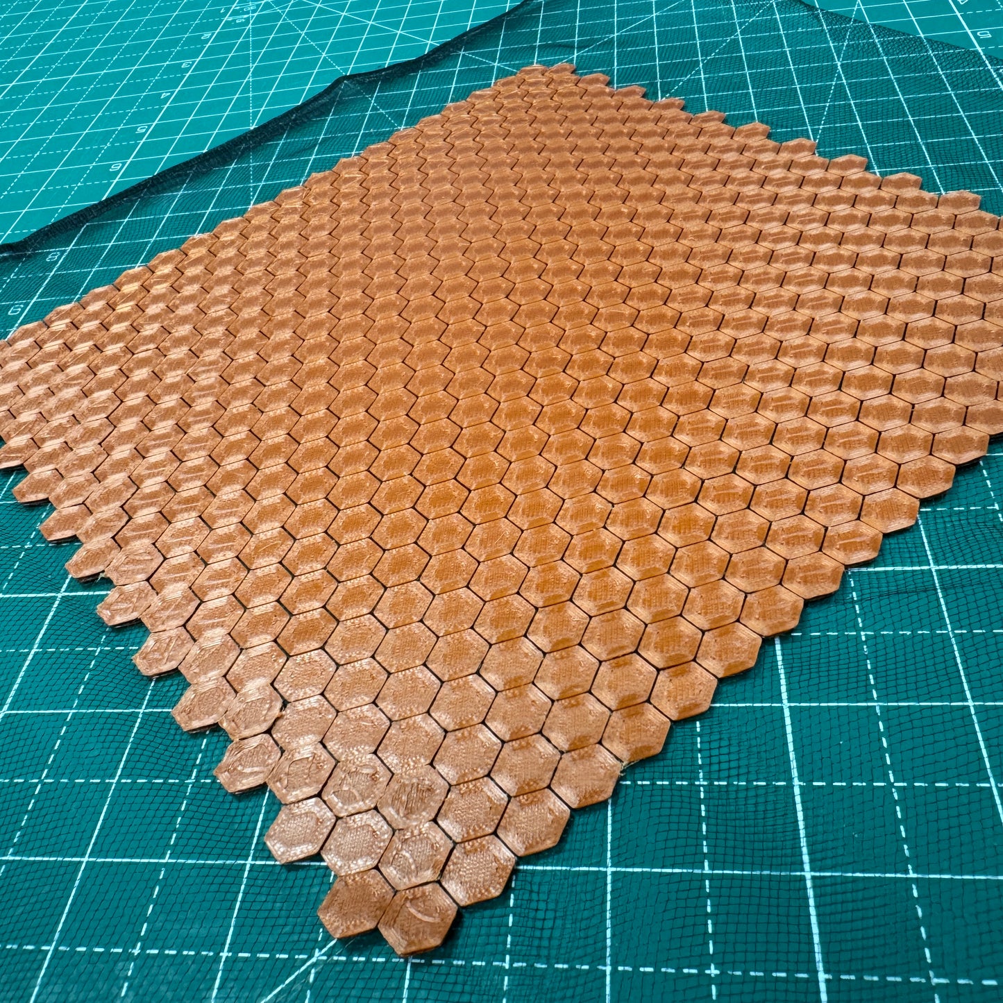 Cota de malla hexagonos futuristas