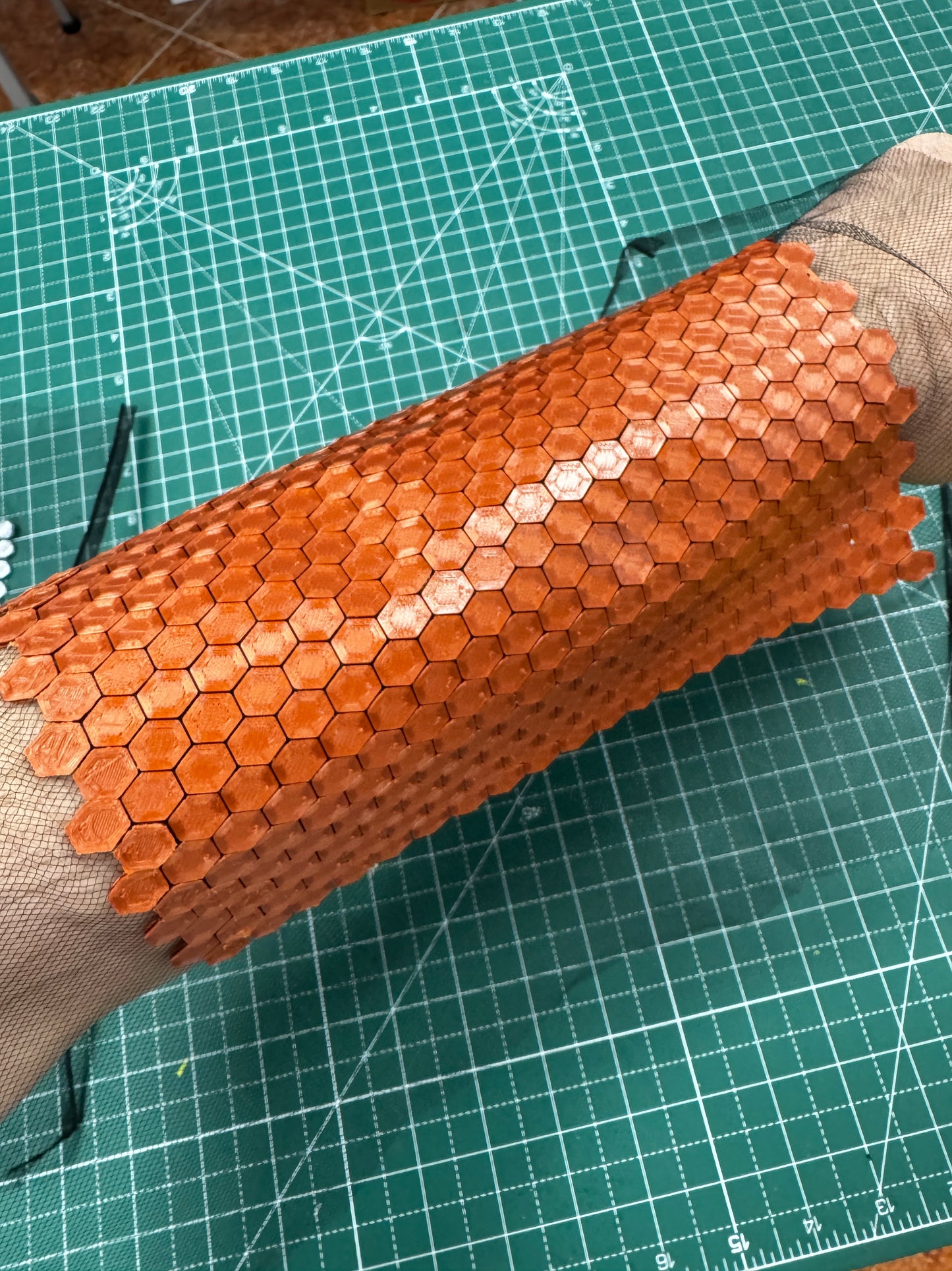 Cota de malla hexagonos futuristas