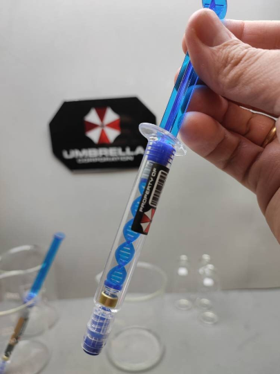 RESIDENT EVIL PROP, Props Syringe